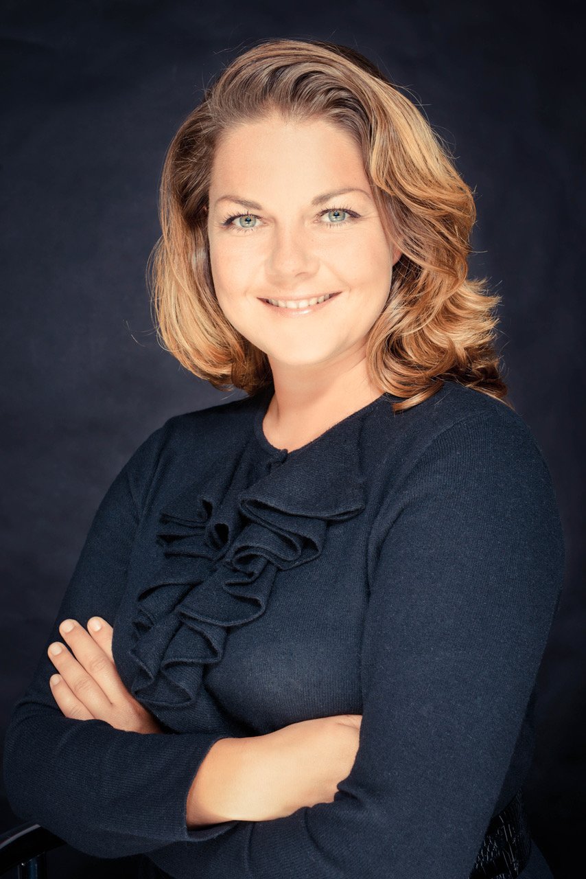 Dr. Sarah Breu
